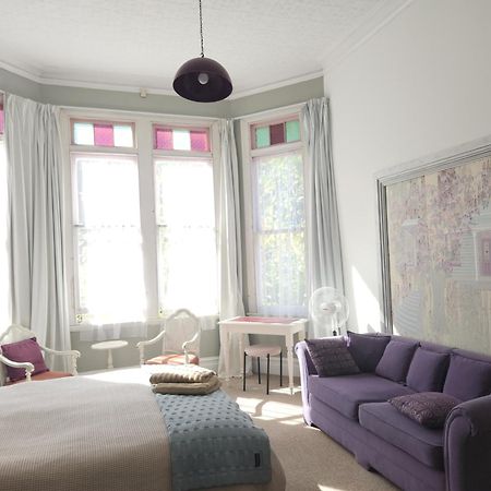 Quirky Villa Homestay Whanganui Extérieur photo